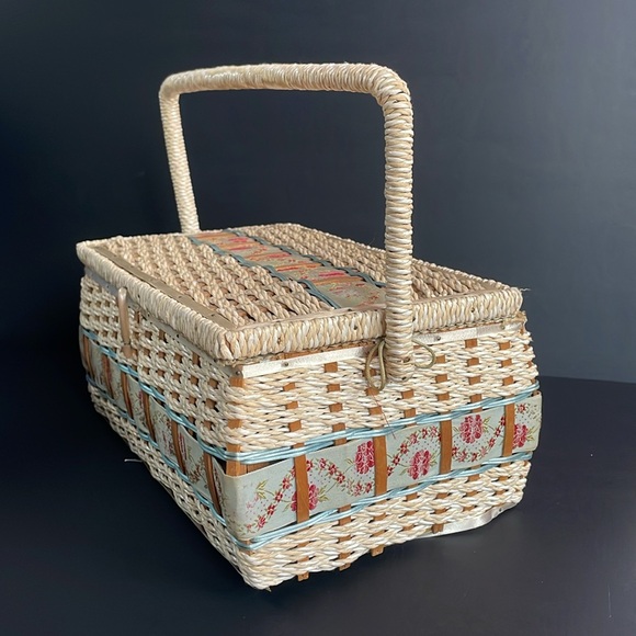 Dritz Japan Vintage Sewing Basket Hinged Lid Decorative Craft Storage AS IS - Picture 3 of 13